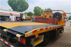 高唐附近拖车电话号码服务