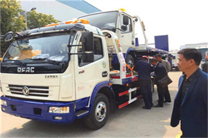 高唐汽车道路救援拖车价格